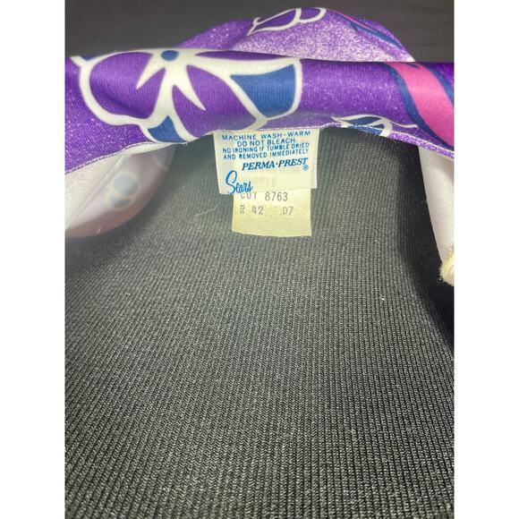 Vintage 70's purple cherry blossom, button down Sears, blouse, wide collar, - Picture 9 of 9